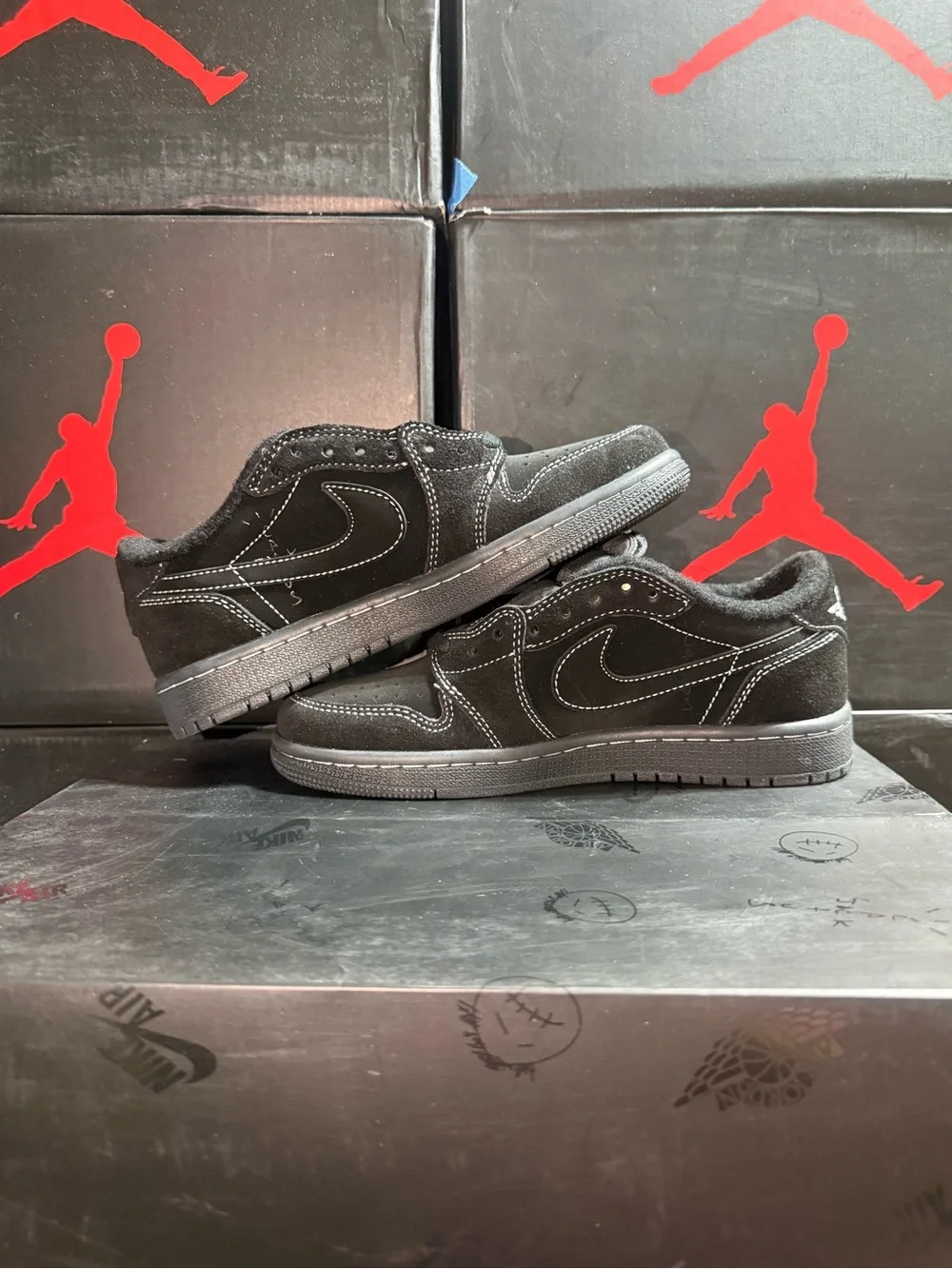 Air Jordan 1 Travis Scott Black Phantom Low-Top Men's Sneakers - Black